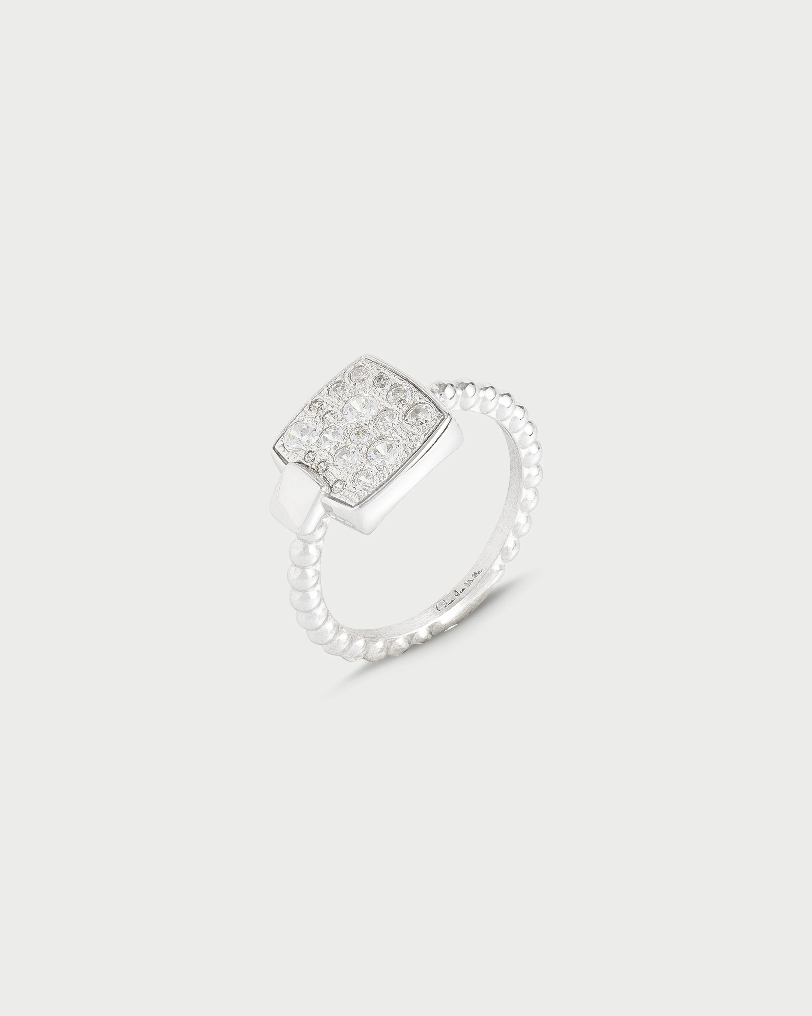 Anello quadrato pavè oversized e quadrato piccolo - Image 3