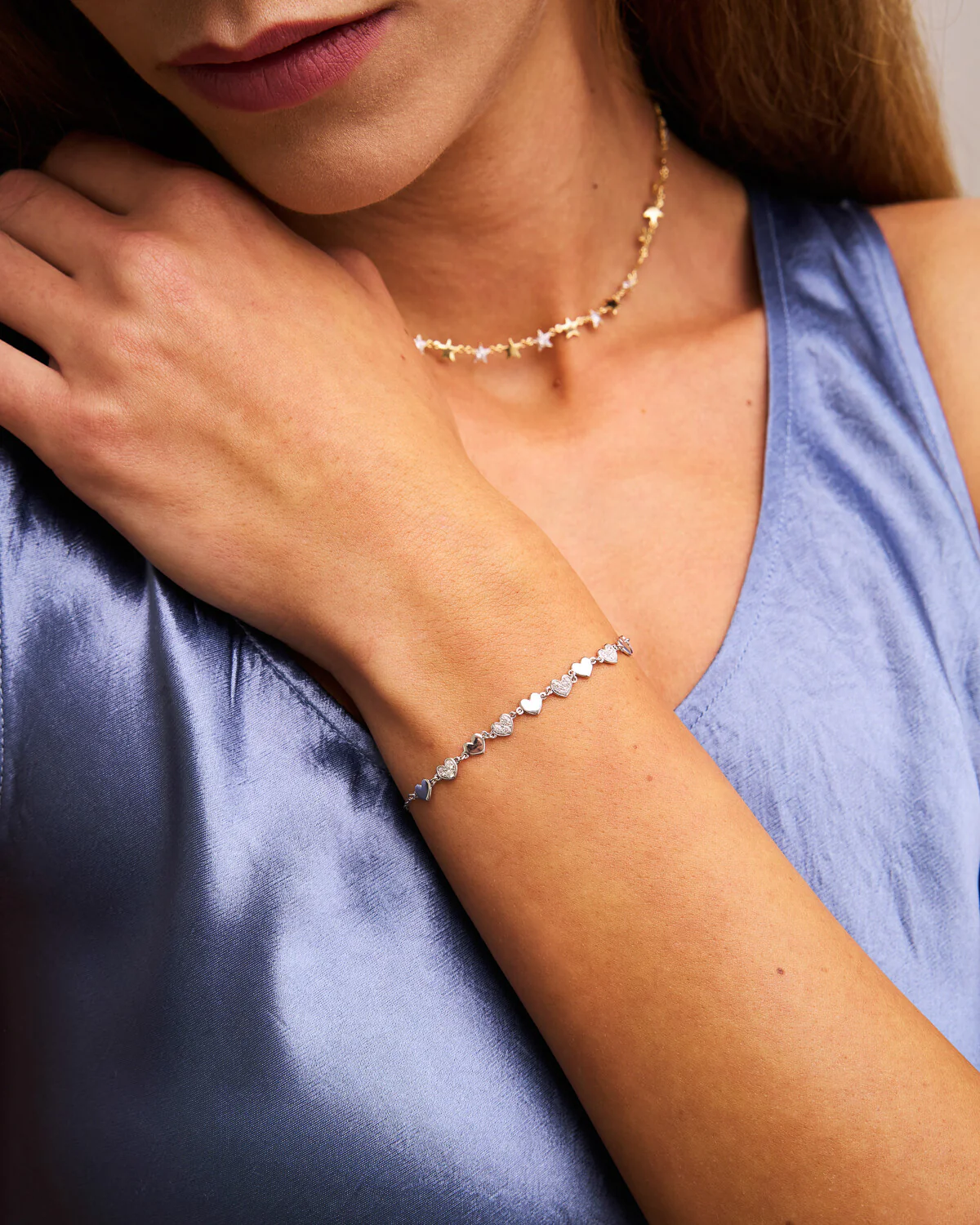 Bracciale con cuori alternati lisci e pavè - Image 5