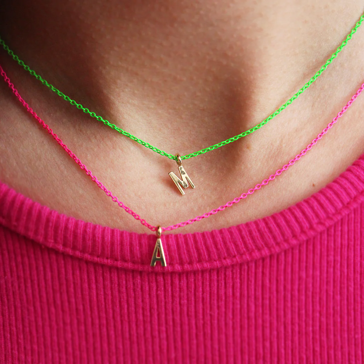 Girocollo lettera Verde fluo - ORO18KT - Image 2