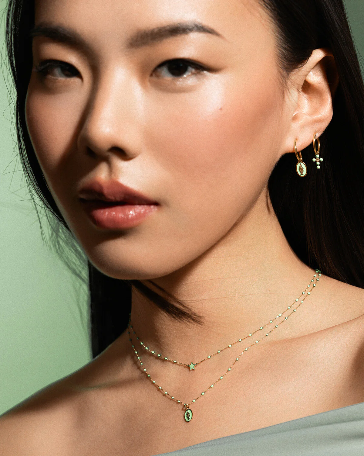 Mono-orecchino mini hoop con croce smaltata e diamante lab-grown - ORO18KT - Image 9
